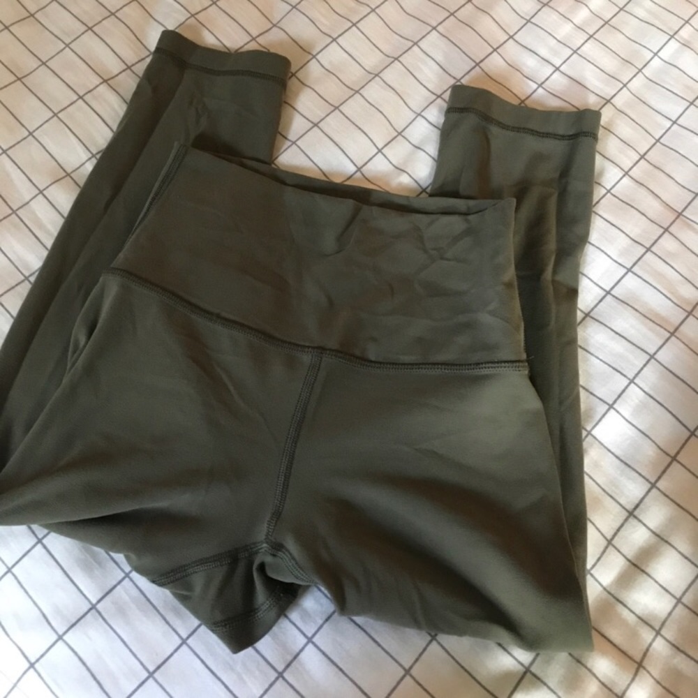 LULULEMON Cropped Align Pants